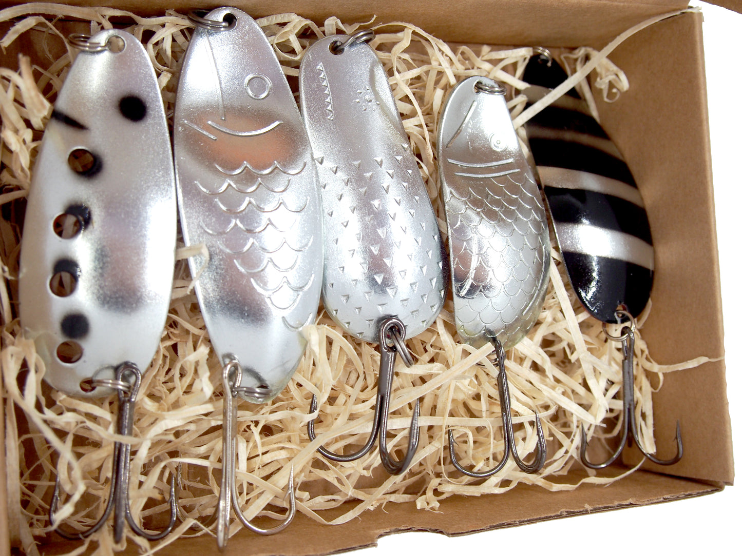 norther pike fishing spoons, classic fishing spoons, hand painted lures for pike fishing, bass tackle , 5 pieces of fishing spoon in a giftbox